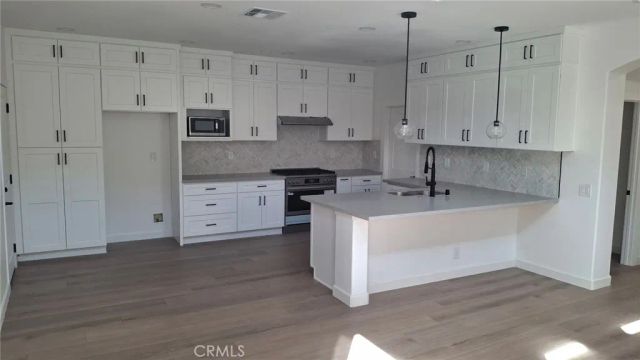 34 Apple Valley, Irvine, CA 92602