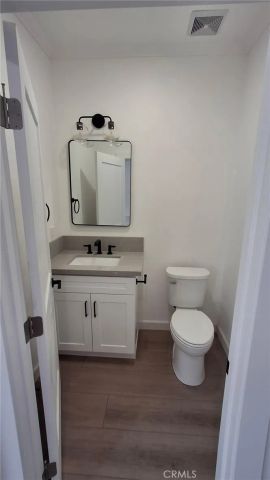 34 Apple Valley, Irvine, CA 92602