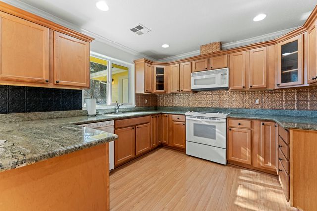 1313 NW Bellevue Place, Grants Pass, OR 97526