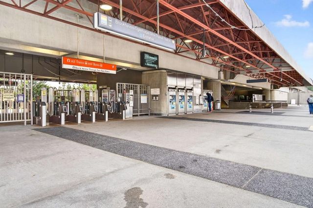 3668 Kingsboro NE Road 1, Atlanta, GA 30319