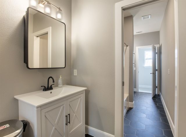 708 N Windomere Avenue, Dallas, TX 75208