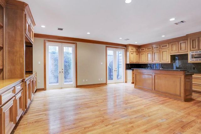 516 S Post Oak Lane 7, Houston, TX 77056