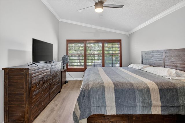 6304 Barton Creek Circle, Lake Worth, FL 33463