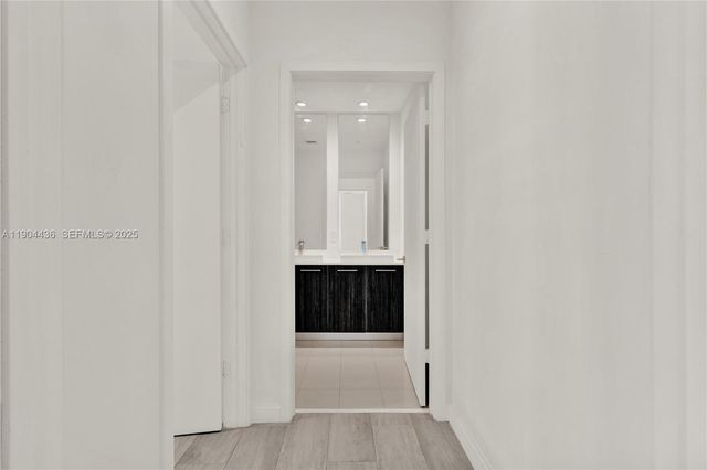 45 SW 9th St 4306, Miami, FL 33130