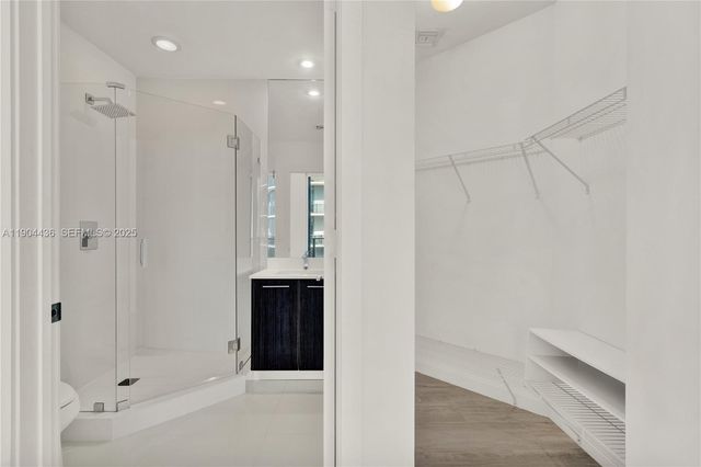 45 SW 9th St 4306, Miami, FL 33130