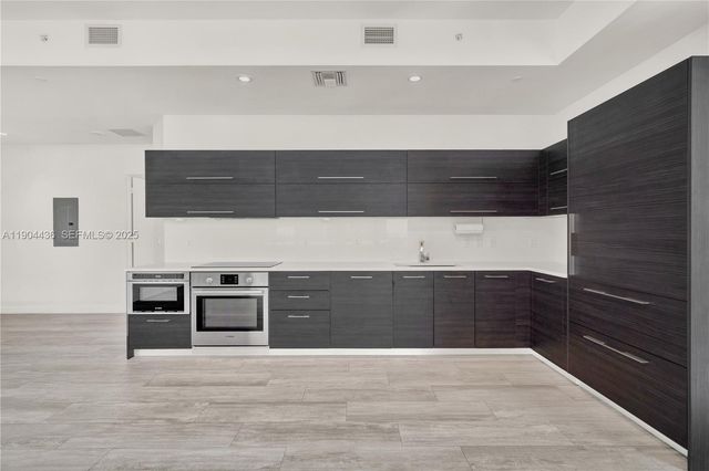 45 SW 9th St 4306, Miami, FL 33130