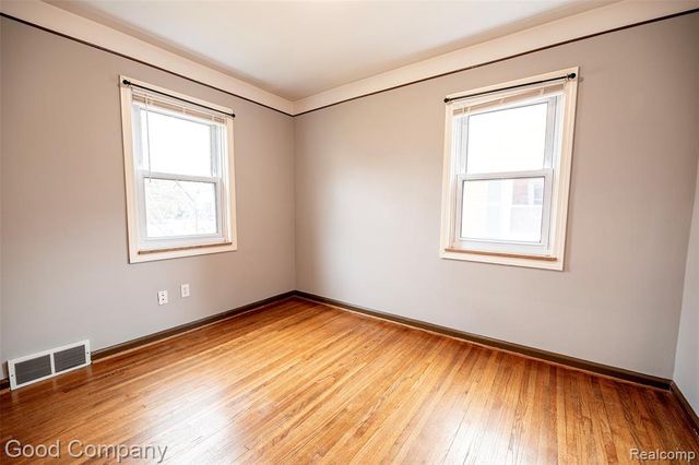 2224 N Connecticut Avenue, Royal Oak, MI 48073