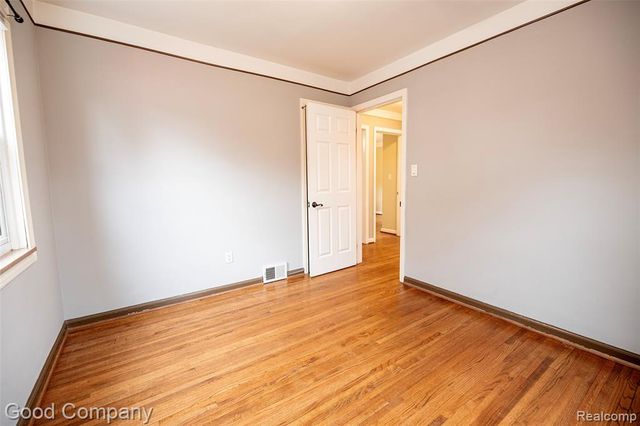 2224 N Connecticut Avenue, Royal Oak, MI 48073