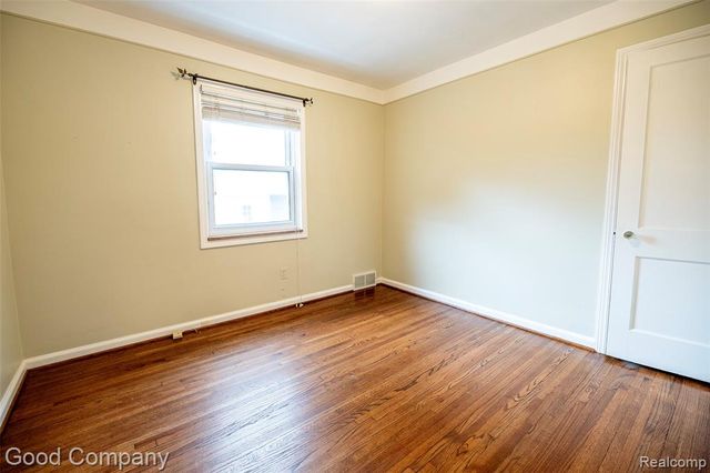 2224 N Connecticut Avenue, Royal Oak, MI 48073