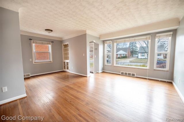 2224 N Connecticut Avenue, Royal Oak, MI 48073