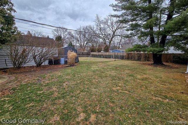2224 N Connecticut Avenue, Royal Oak, MI 48073