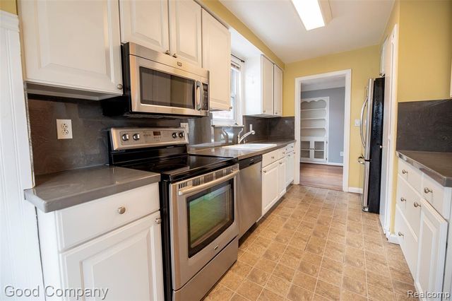 2224 N Connecticut Avenue, Royal Oak, MI 48073