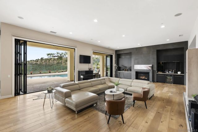 11753 Big Canyon Ln, San Diego, CA 92131