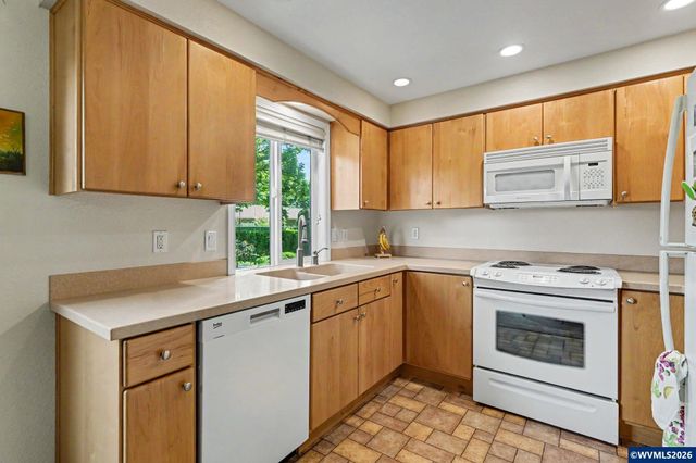 223 McNary Heights Dr N, Keizer, OR 97303