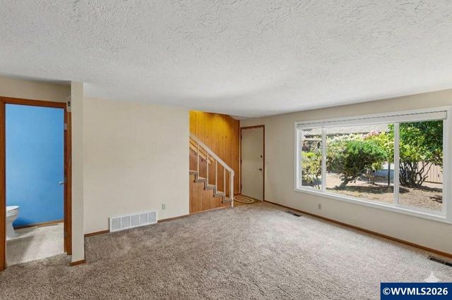 223 McNary Heights Dr N, Keizer, OR 97303