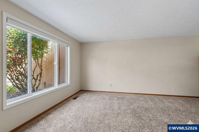 223 McNary Heights Dr N, Keizer, OR 97303