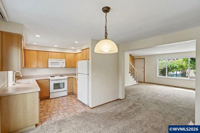 223 McNary Heights Dr N, Keizer, OR 97303