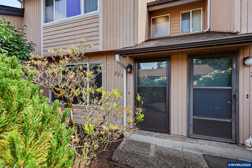 223 McNary Heights Dr N, Keizer, OR 97303
