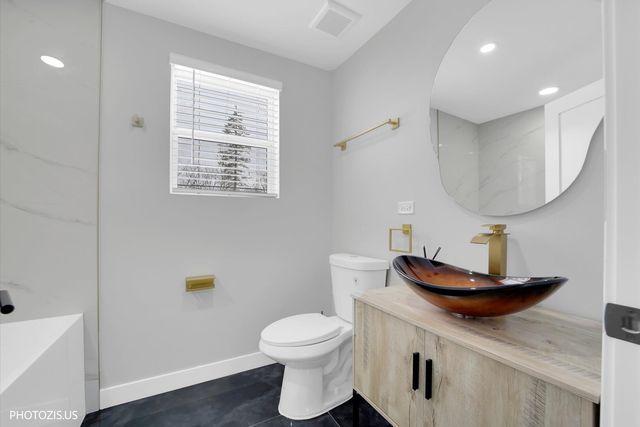 2N356 Prairie Avenue, Glen Ellyn, IL 60137