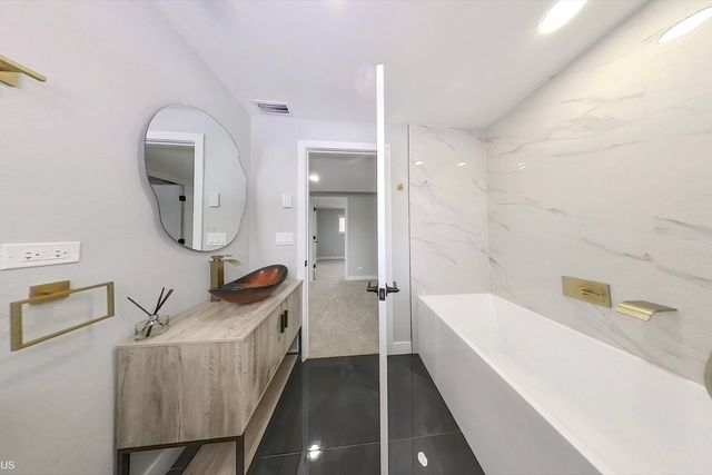 2N356 Prairie Avenue, Glen Ellyn, IL 60137