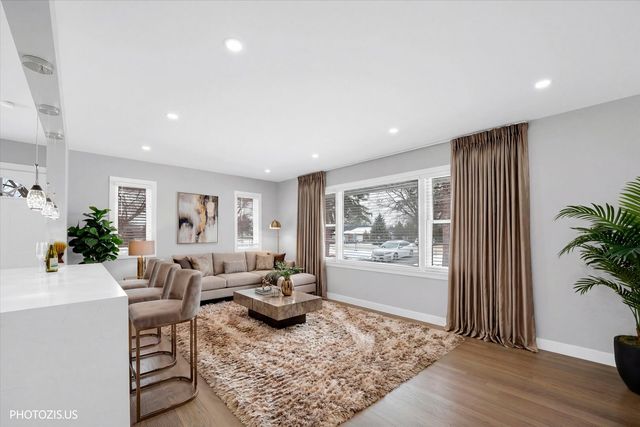 2N356 Prairie Avenue, Glen Ellyn, IL 60137