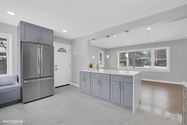 2N356 Prairie Avenue, Glen Ellyn, IL 60137