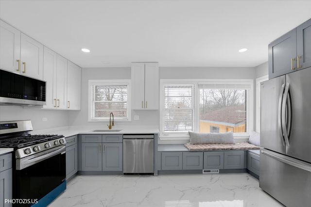 2N356 Prairie Avenue, Glen Ellyn, IL 60137