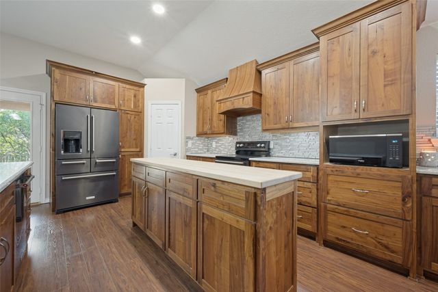 217 Southpeak Lane, Ponder, TX 76259
