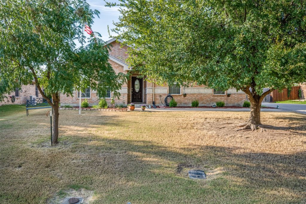 217 Southpeak Lane, Ponder, TX 76259 — photo 2