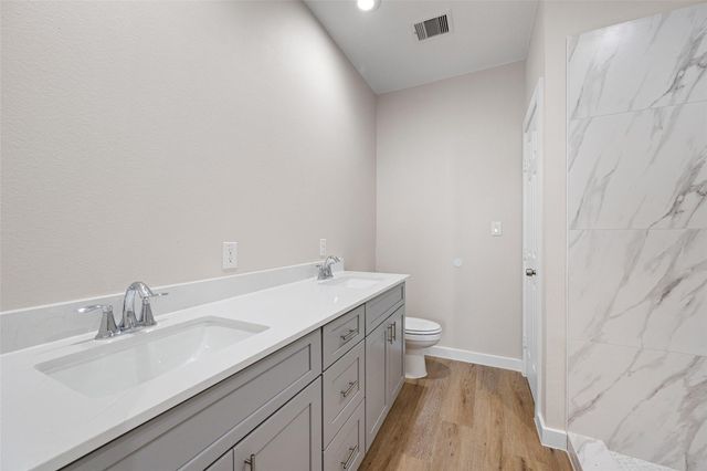 9409 Clinton Drive, Houston, TX 77029