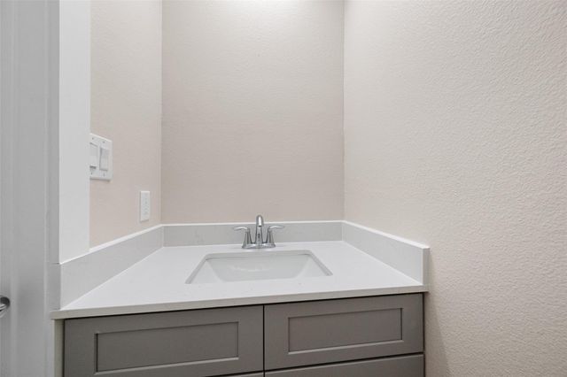 9409 Clinton Drive, Houston, TX 77029