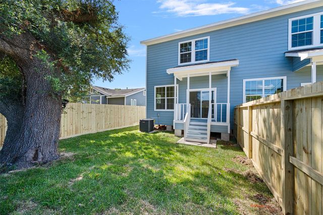 9409 Clinton Drive, Houston, TX 77029