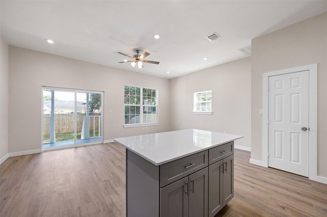 9409 Clinton Drive, Houston, TX 77029