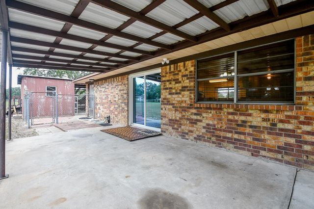 407 Becky Street, El Campo, TX 77437
