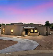 1280 Rosita Court, Las Cruces, NM 88005