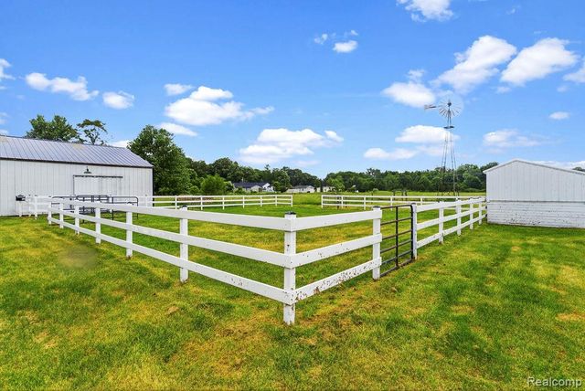 12466 N Center Road, Clio, MI 48420