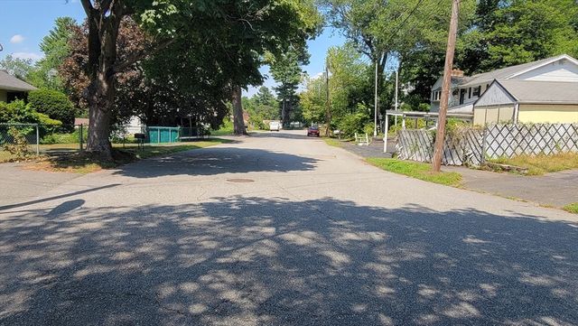 4 Anderson St, Peabody, MA 01960