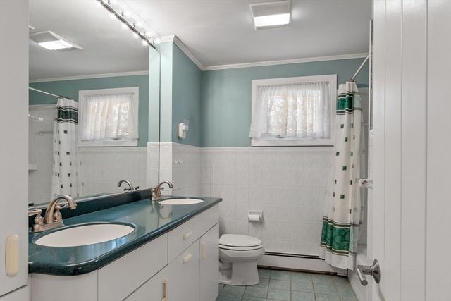 4 Anderson St, Peabody, MA 01960