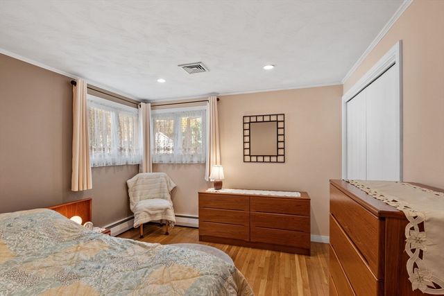 4 Anderson St, Peabody, MA 01960