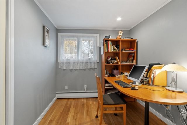 4 Anderson St, Peabody, MA 01960