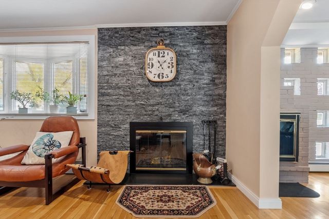4 Anderson St, Peabody, MA 01960