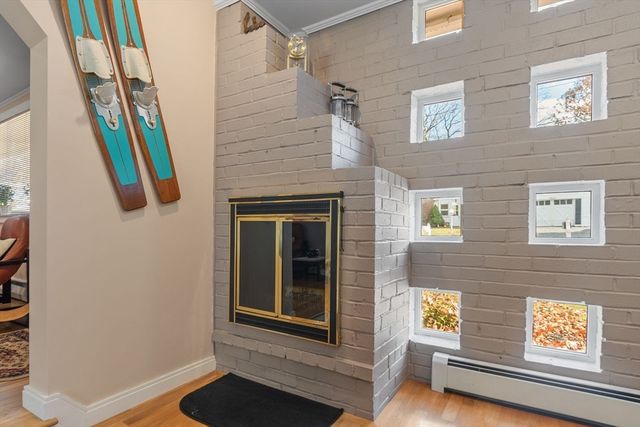 4 Anderson St, Peabody, MA 01960