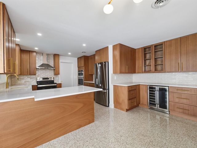 2551 HIBISCUS STREET, Sarasota, FL 34239