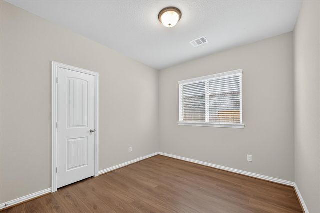 188 Lucky Manor Lane, La Porte, TX 77571