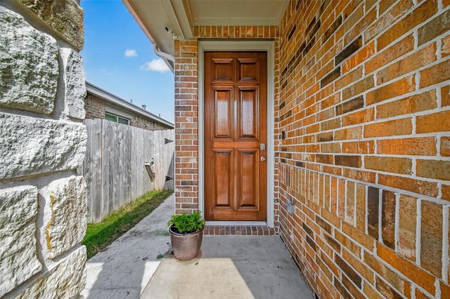 188 Lucky Manor Lane, La Porte, TX 77571