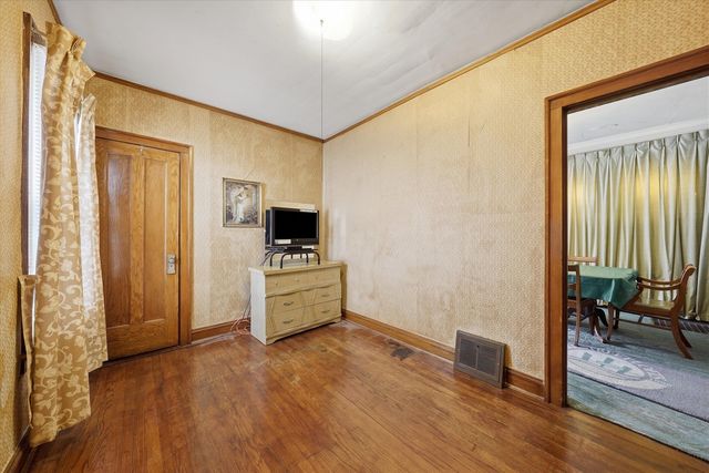 5708 S Richmond Street, Chicago, IL 60629