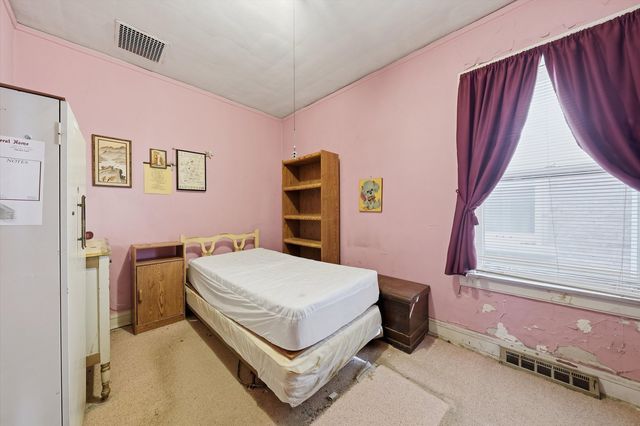 5708 S Richmond Street, Chicago, IL 60629
