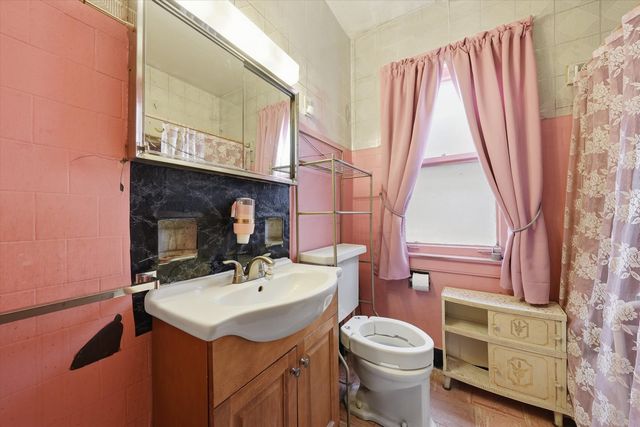 5708 S Richmond Street, Chicago, IL 60629