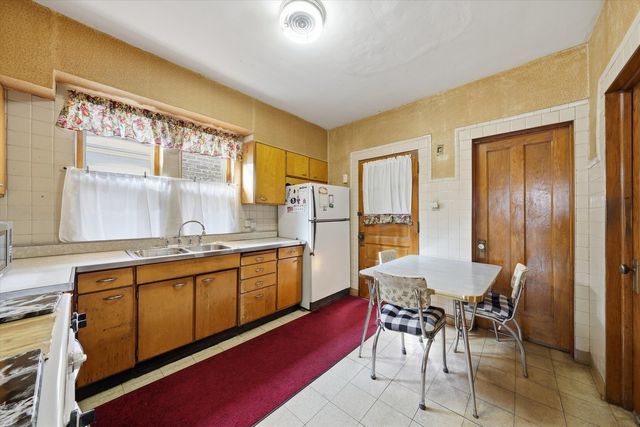 5708 S Richmond Street, Chicago, IL 60629