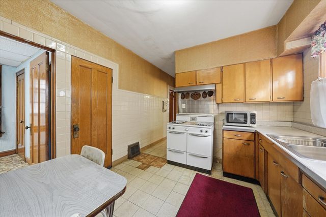 5708 S Richmond Street, Chicago, IL 60629